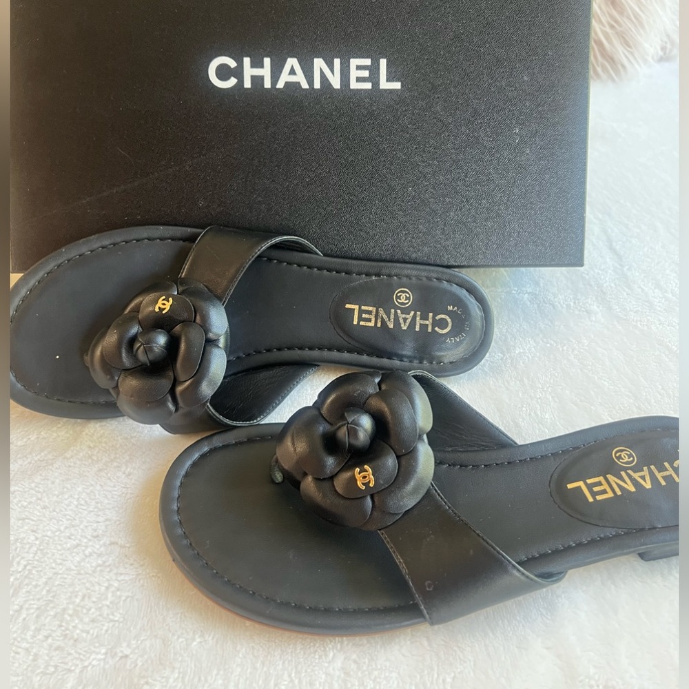CHANEL sandals